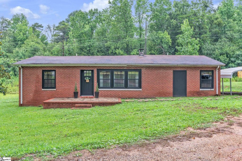 10774 Highway 11, Campobello, SC 29322