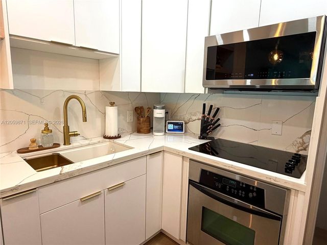 1900 N Bayshore Dr 1608, Miami, FL 33132