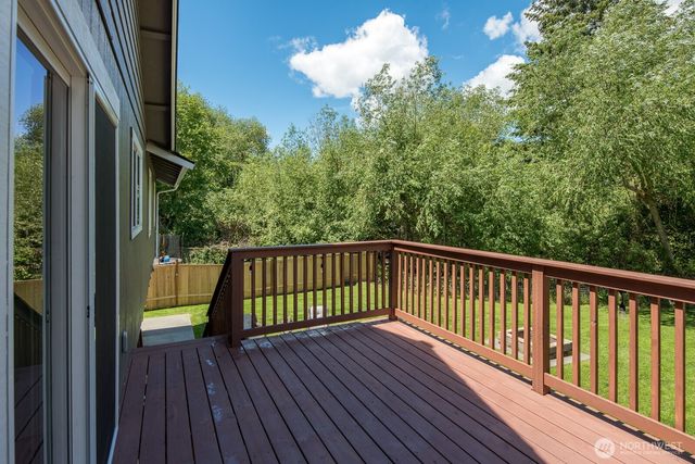 933 E Sharon Avenue, Burlington, WA 98233