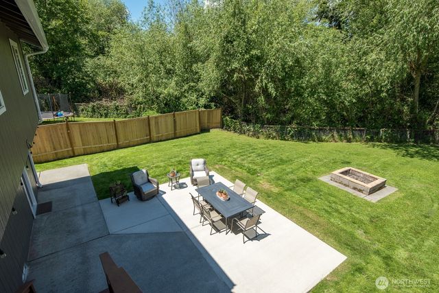 933 E Sharon Avenue, Burlington, WA 98233