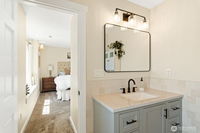 933 E Sharon Avenue, Burlington, WA 98233