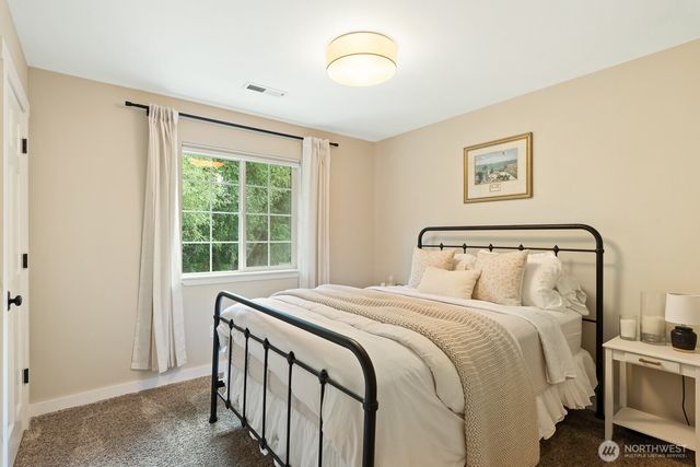 933 E Sharon Avenue, Burlington, WA 98233