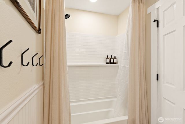 933 E Sharon Avenue, Burlington, WA 98233