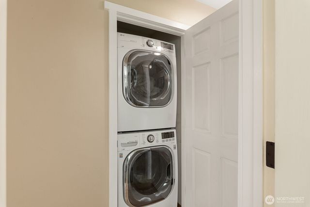 933 E Sharon Avenue, Burlington, WA 98233