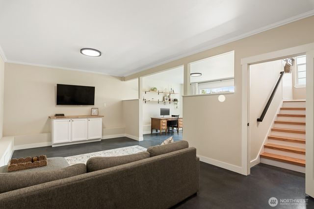 933 E Sharon Avenue, Burlington, WA 98233