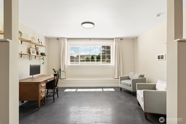 933 E Sharon Avenue, Burlington, WA 98233
