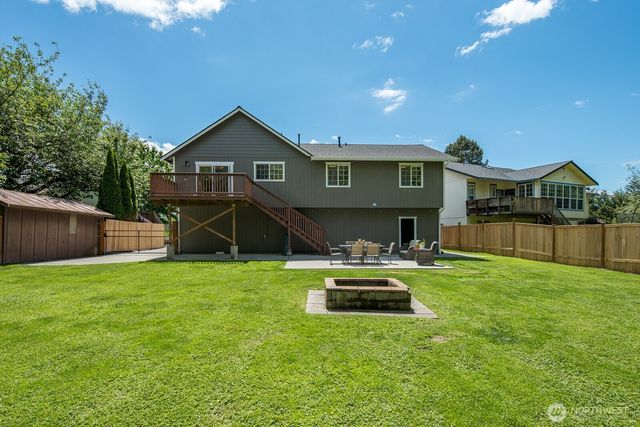 933 E Sharon Avenue, Burlington, WA 98233