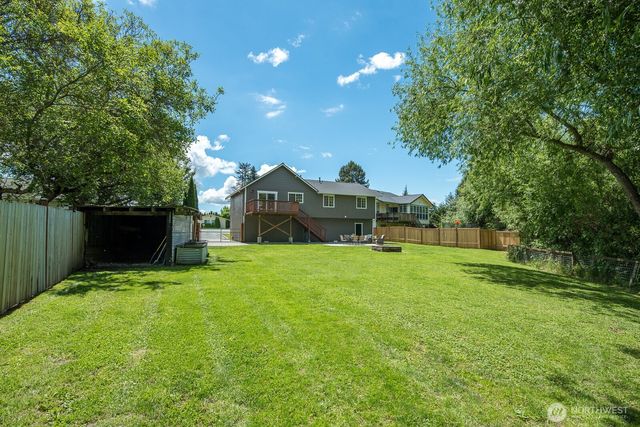 933 E Sharon Avenue, Burlington, WA 98233