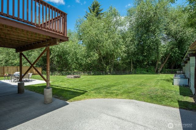 933 E Sharon Avenue, Burlington, WA 98233