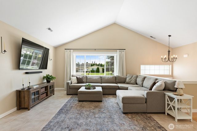 933 E Sharon Avenue, Burlington, WA 98233