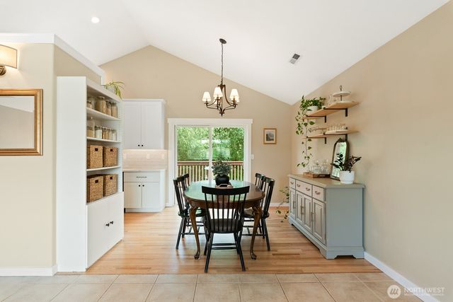 933 E Sharon Avenue, Burlington, WA 98233