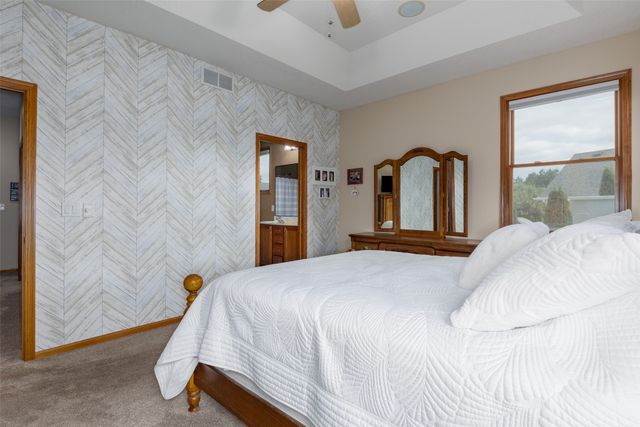 4006 SW Bluegrass Drive, Ankeny, IA 50023