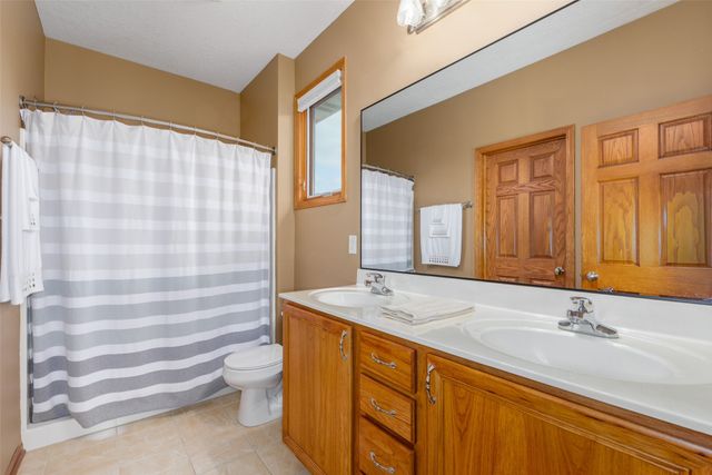 4006 SW Bluegrass Drive, Ankeny, IA 50023