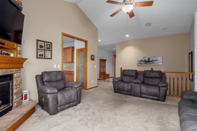 4006 SW Bluegrass Drive, Ankeny, IA 50023