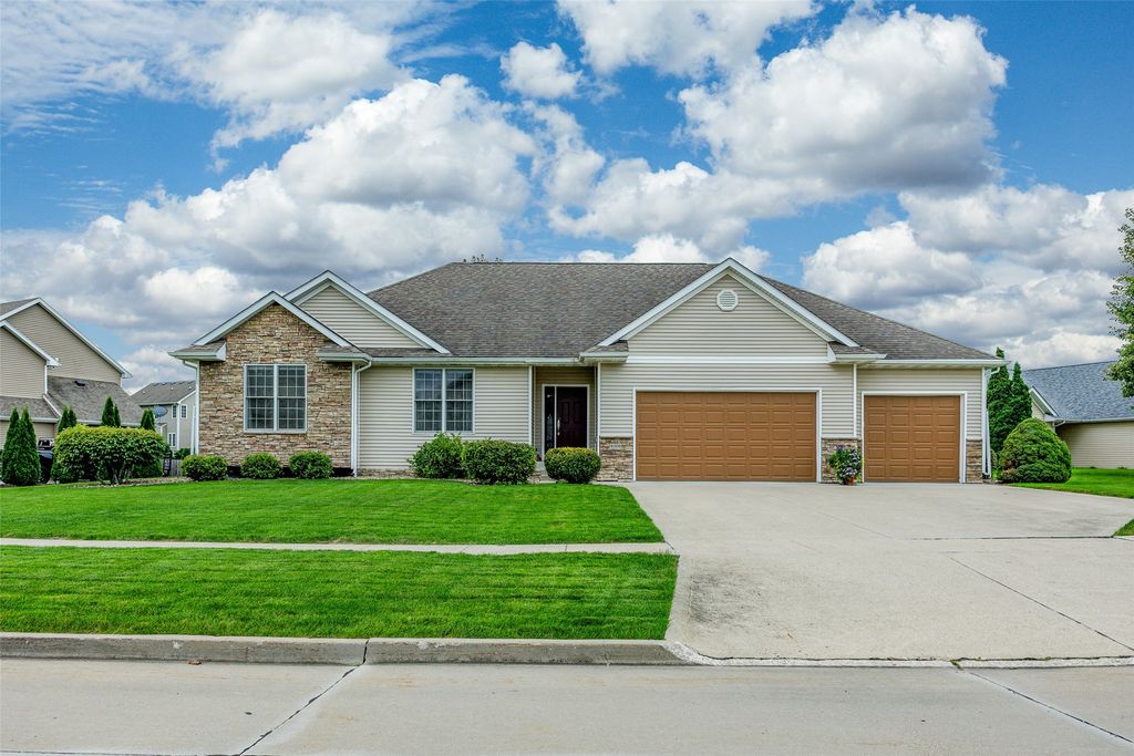 4006 SW Bluegrass Drive, Ankeny, IA 50023