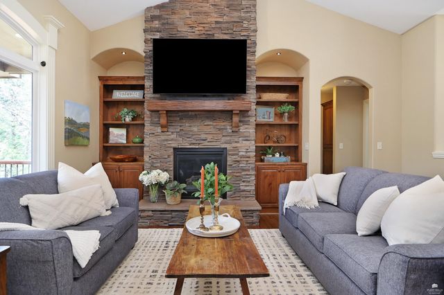 4304 Lusardi Point, Manhattan, KS 66503