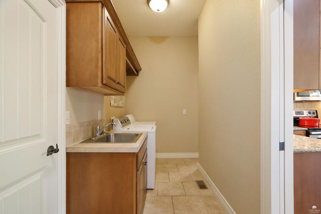 4304 Lusardi Point, Manhattan, KS 66503