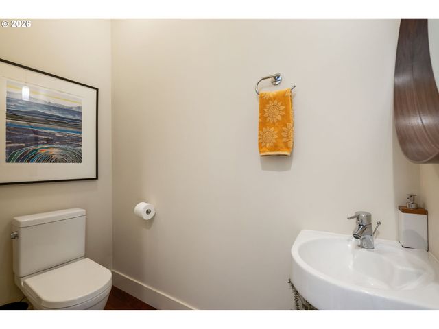 1672 Nw RIVERSCAPE St, Portland, OR 97209