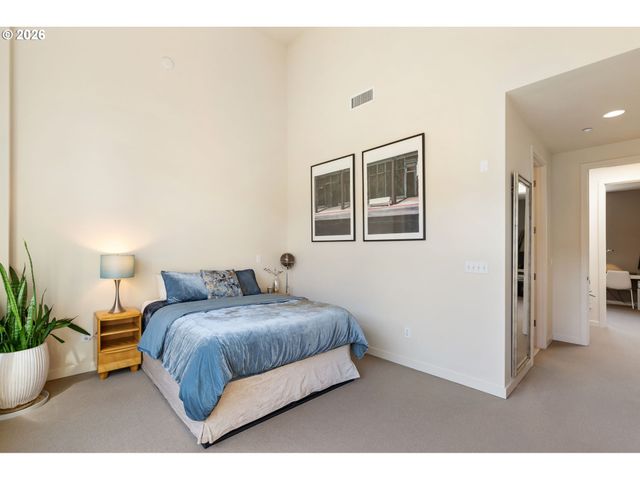 1672 Nw RIVERSCAPE St, Portland, OR 97209