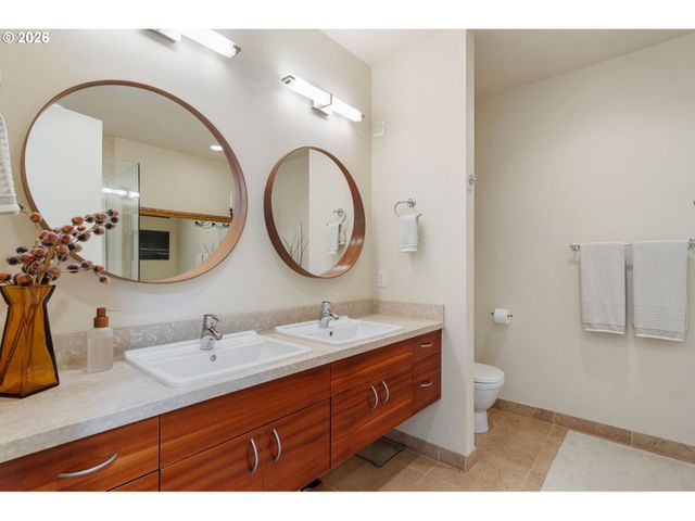 1672 Nw RIVERSCAPE St, Portland, OR 97209