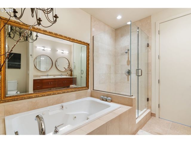 1672 Nw RIVERSCAPE St, Portland, OR 97209