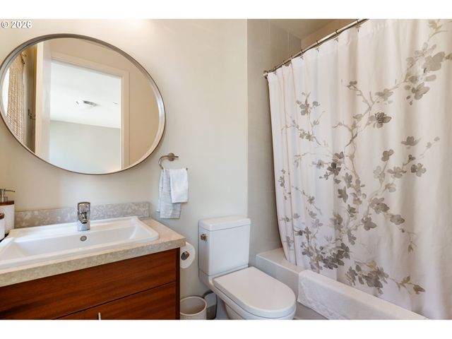 1672 Nw RIVERSCAPE St, Portland, OR 97209