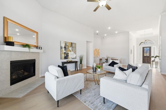 176 Wild Pecan LOOP, Buda, TX 78610