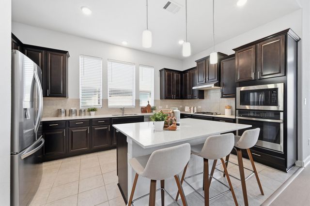 176 Wild Pecan LOOP, Buda, TX 78610