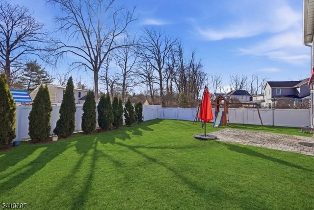 44 Manor Rd, Livingston Twp., NJ 07039