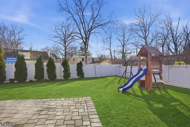 44 Manor Rd, Livingston Twp., NJ 07039