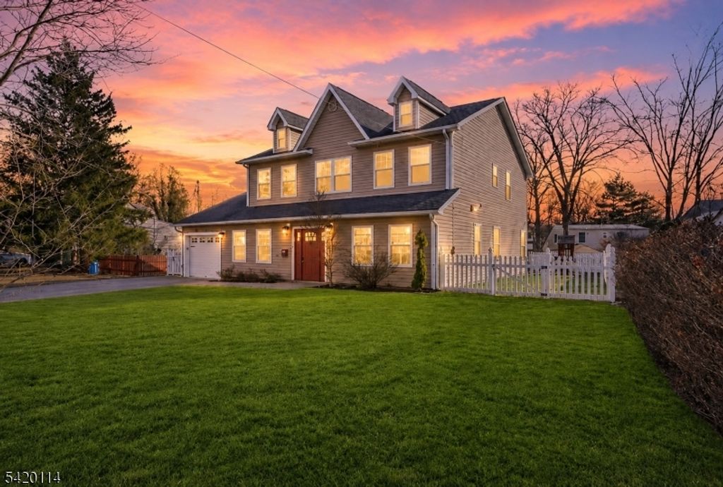 44 Manor Rd, Livingston Twp., NJ 07039