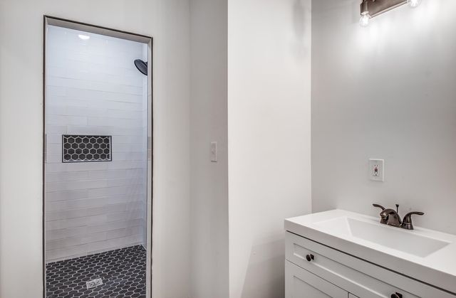 894 N IDLEWILD ST, Memphis, TN 38107