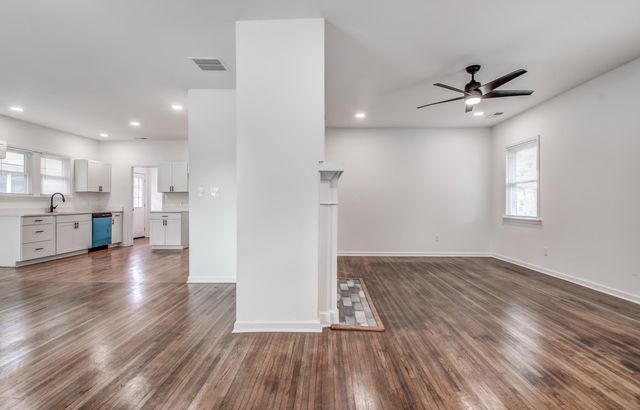 894 N IDLEWILD ST, Memphis, TN 38107