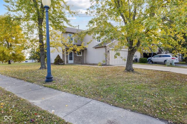 6766 Wimbledon Drive, Zionsville, IN 46077