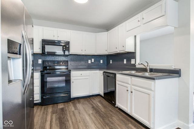 6766 Wimbledon Drive, Zionsville, IN 46077