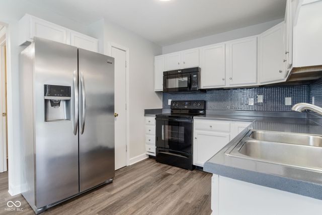 6766 Wimbledon Drive, Zionsville, IN 46077