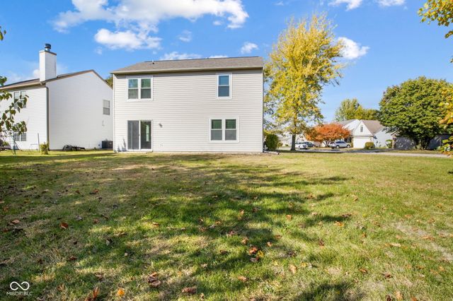 6766 Wimbledon Drive, Zionsville, IN 46077