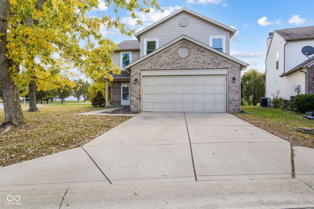 6766 Wimbledon Drive, Zionsville, IN 46077