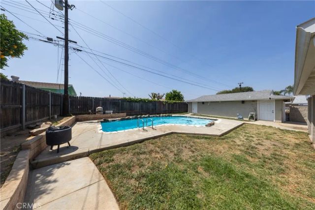 2022 E Linfield, Glendora, CA 91740