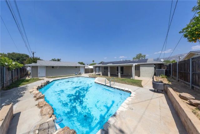2022 E Linfield, Glendora, CA 91740