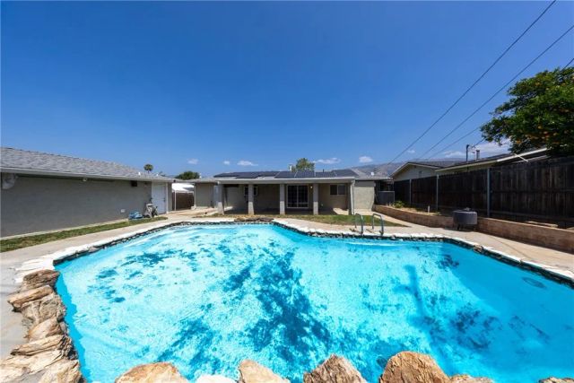 2022 E Linfield, Glendora, CA 91740