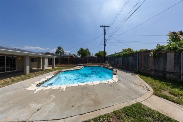 2022 E Linfield, Glendora, CA 91740