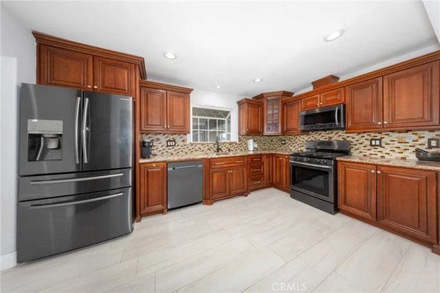 2022 E Linfield, Glendora, CA 91740