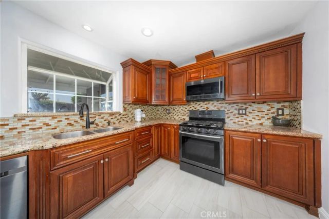2022 E Linfield, Glendora, CA 91740