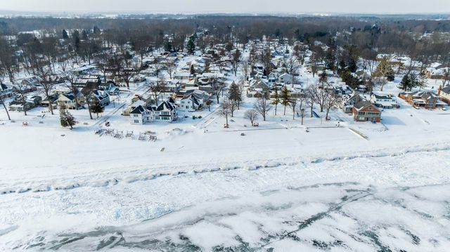 3055 Maplewood Drive, Fort Gratiot, MI 48059