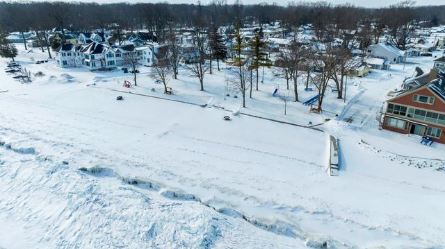 3055 Maplewood Drive, Fort Gratiot, MI 48059