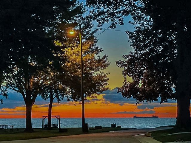 3055 Maplewood Drive, Fort Gratiot, MI 48059