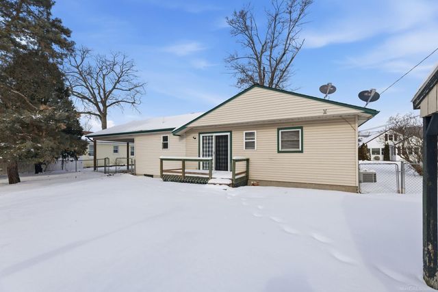 3055 Maplewood Drive, Fort Gratiot, MI 48059