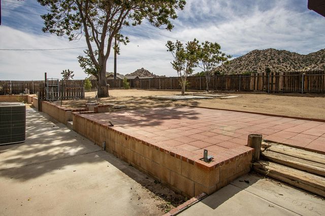 5523 Tom Mix Road, Pioneertown, CA 92268