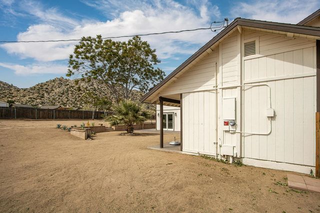 5523 Tom Mix Road, Pioneertown, CA 92268
